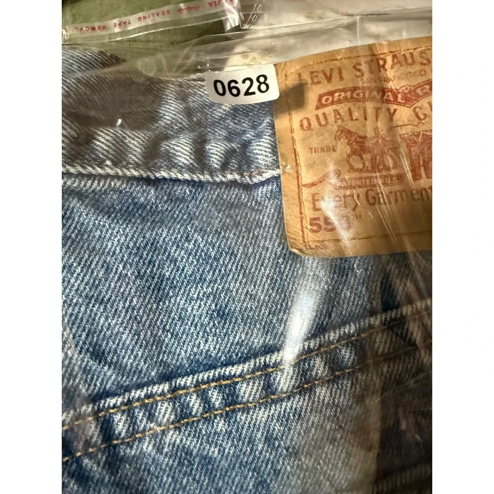 Vintage Levi's 550 Relaxed Fit Jeans Men's 36x32 Made in USA 2002